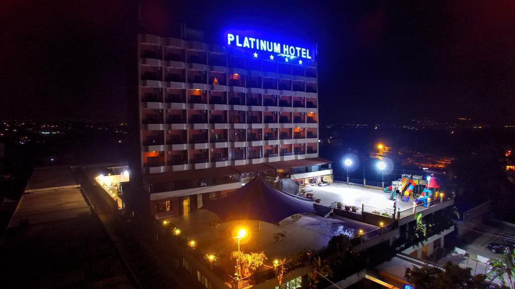 Platinum Hotel Tyrus Exteriör bild